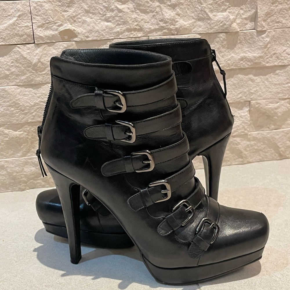 Start Weitzman platform ankle boots
